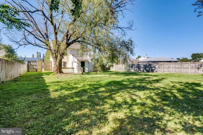 Building Photo - 915 Cambridge Ave