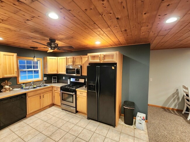 Building Photo - 6039 Morris Lake Rd