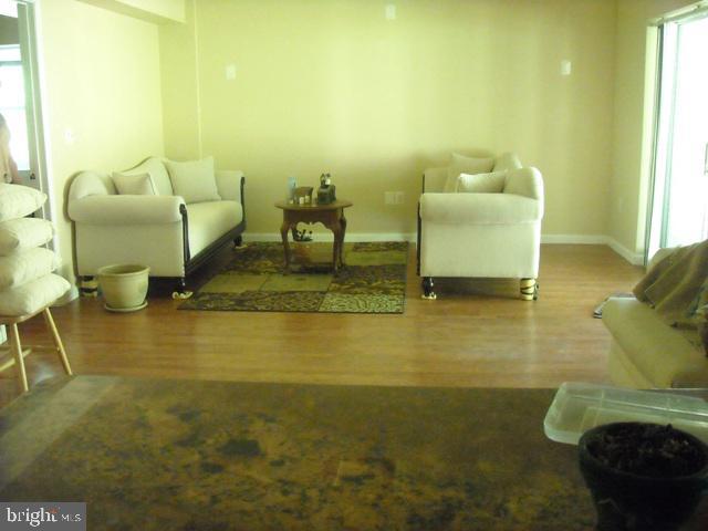 Building Photo - 5615 Minoso Dr