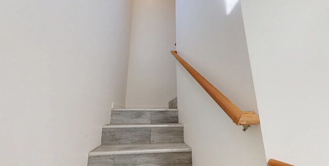 Building Photo - 6252 Dorothy Dr