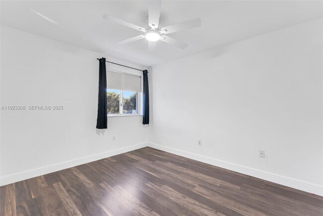 Building Photo - 2214 SE 23rd Ave