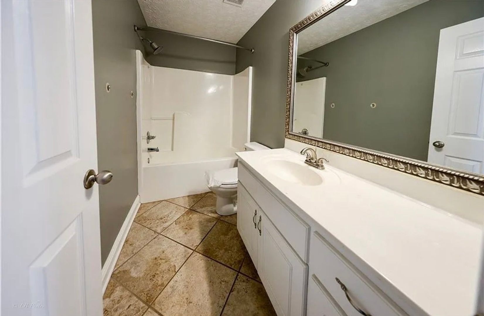 Building Photo - 918 Golden Meadows Ln