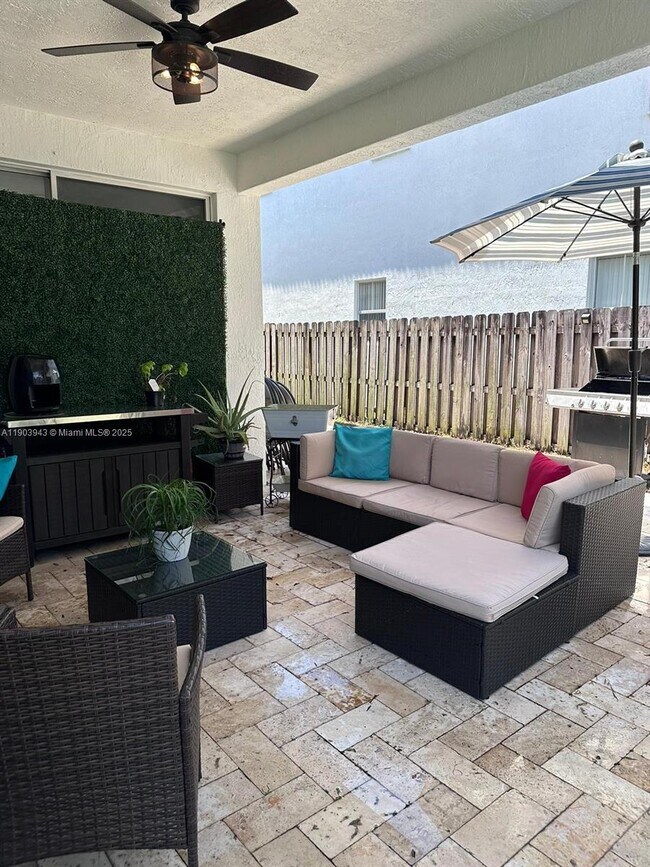 Building Photo - 11161 NW 77th Terrace