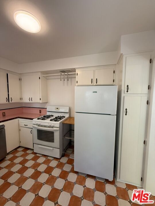 Building Photo - 4501 Finley Ave