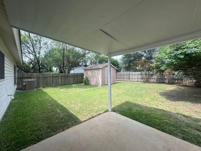 Building Photo - 10431 Westfield Pl