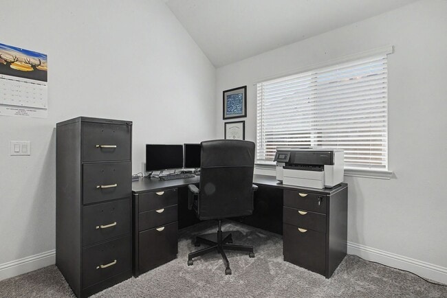 Building Photo - Beautifully Maintained Home on Greenbelt!