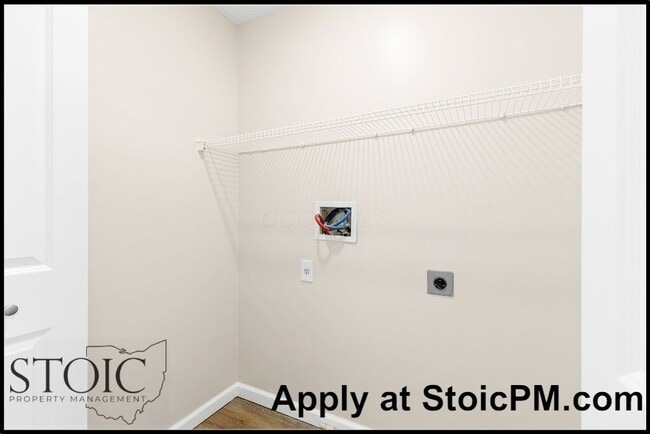 Building Photo - 1860 Meadowlawn Dr