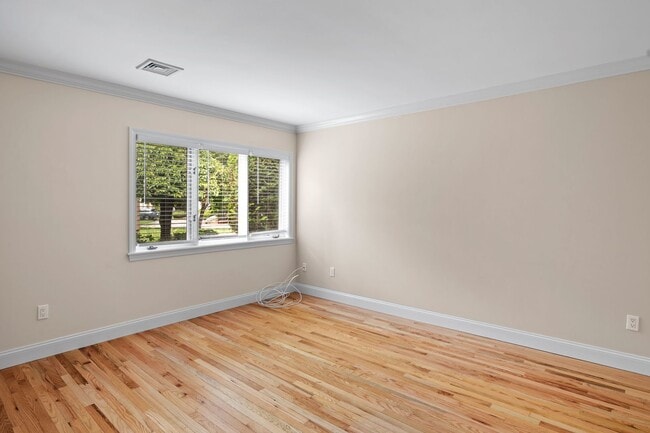 Building Photo - 802 Heritage Hls