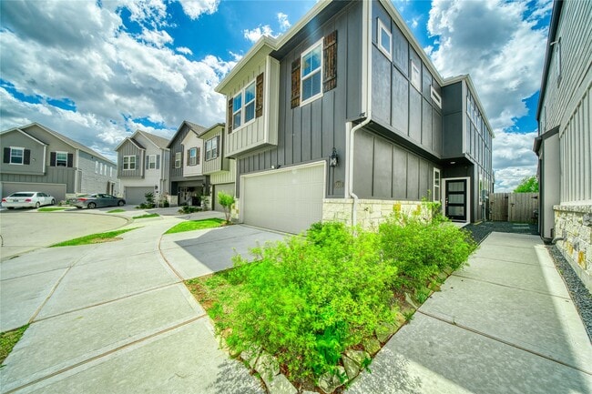 Building Photo - 3830 Singing Coast Path