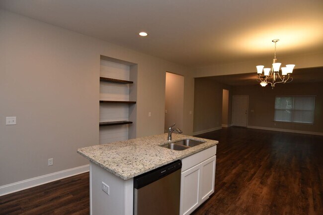 Building Photo - Remodeled Cute Modern Home In the Heart Of Richmond Hill