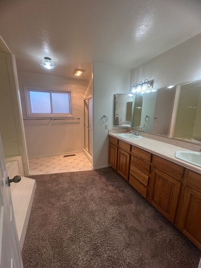 Building Photo - Charming Ranch Farmhouse in St. George – Spacious & Serene!