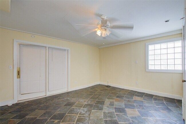 Building Photo - 5313 Palmetto St