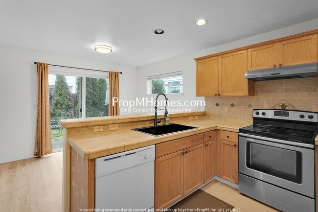 Building Photo - Stunning Bethany Village Charmer with Updates!