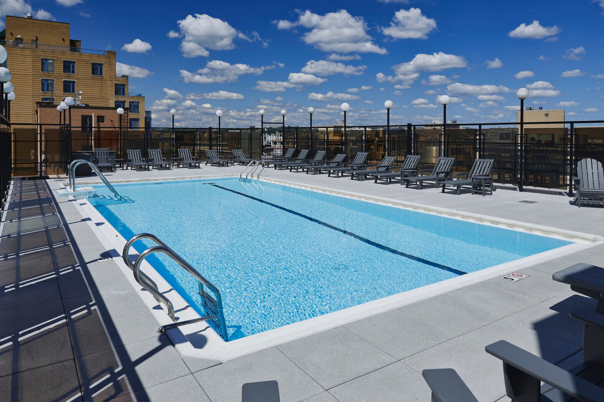 Rooftop pool - 1420 N St NW