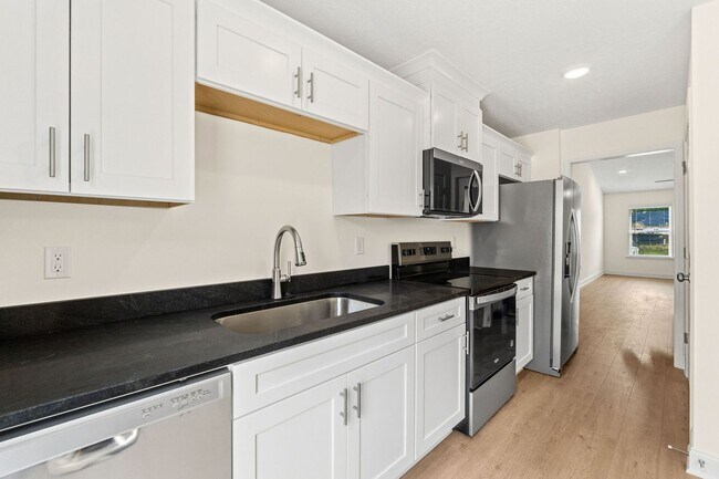 Building Photo - 2221 Archer Ln