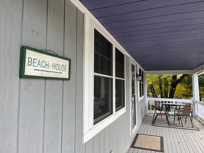 Building Photo - 55 Angelica Ave