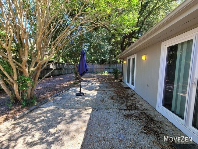 Building Photo - 7112 Key Pointe Dr