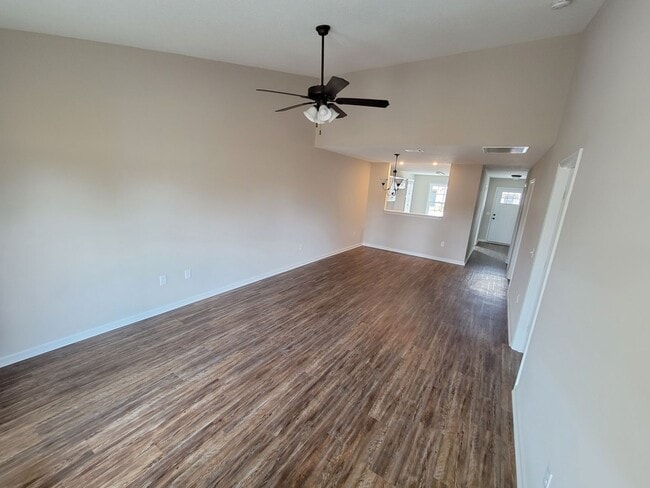 Building Photo - 431 Andover Dr