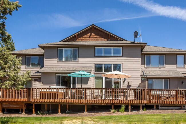 Building Photo - 951 Golden Pheasant Dr