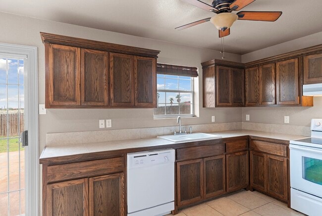 Building Photo - 271 Vista Hermosa