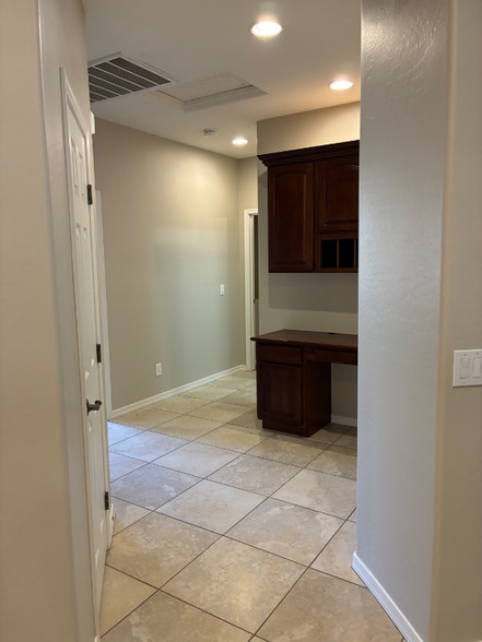 Building Photo - 6771 W Miner Trail