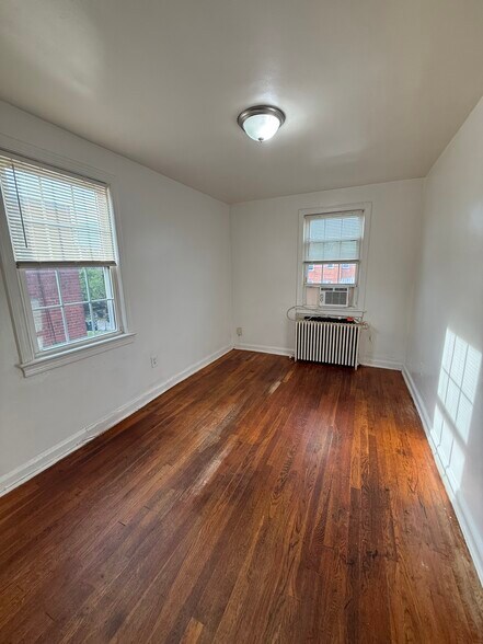 Building Photo - 4520 Eads St NE