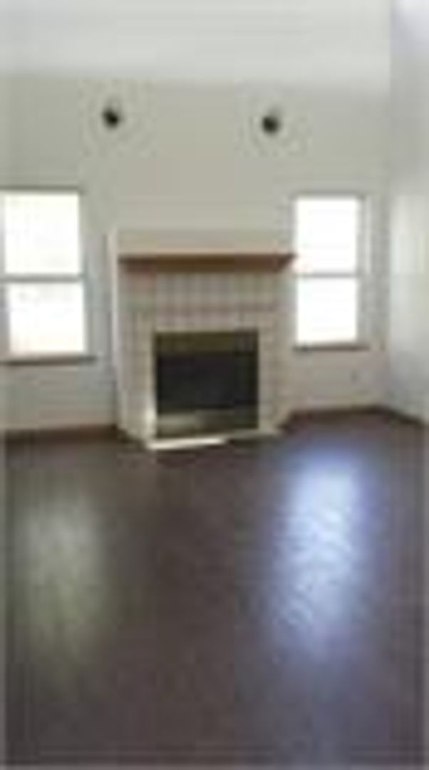 Building Photo - 1216 Mountview Dr