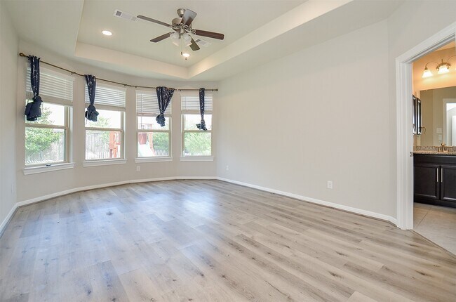 Building Photo - 24918 Meadowthorn Crest Ln