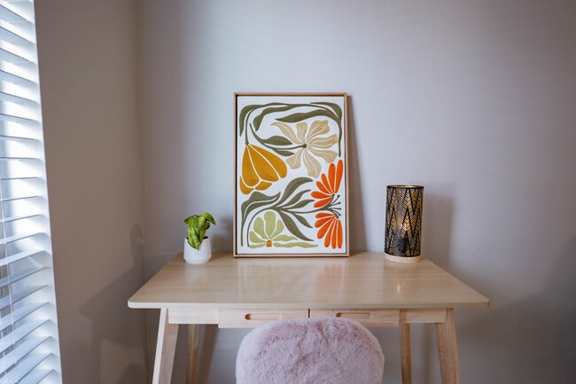Woodmere Studio Desk - Woodmere Apartments
