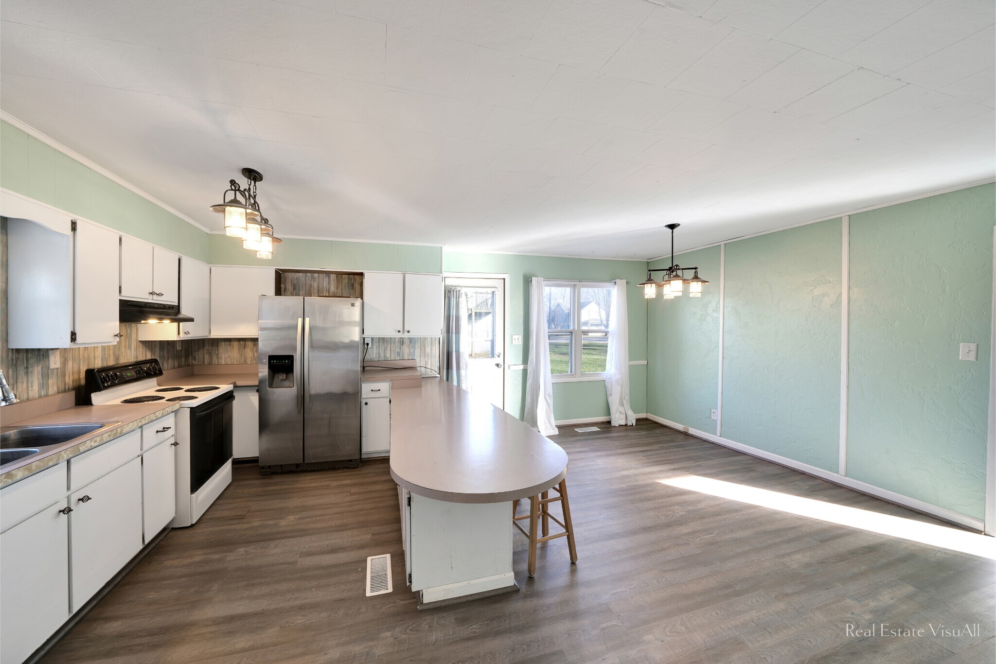 Building Photo - 303 S East St