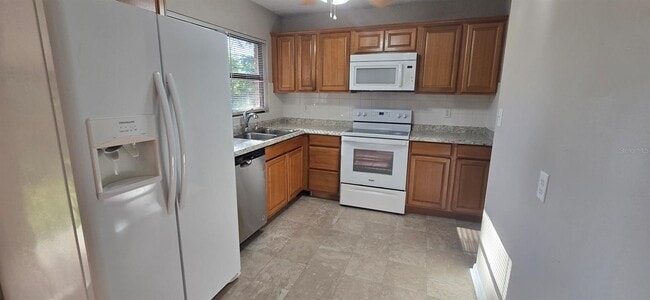 Building Photo - 715 SE 33rd Ave