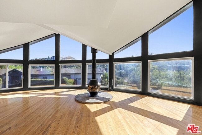 Building Photo - 3540 Berry Dr