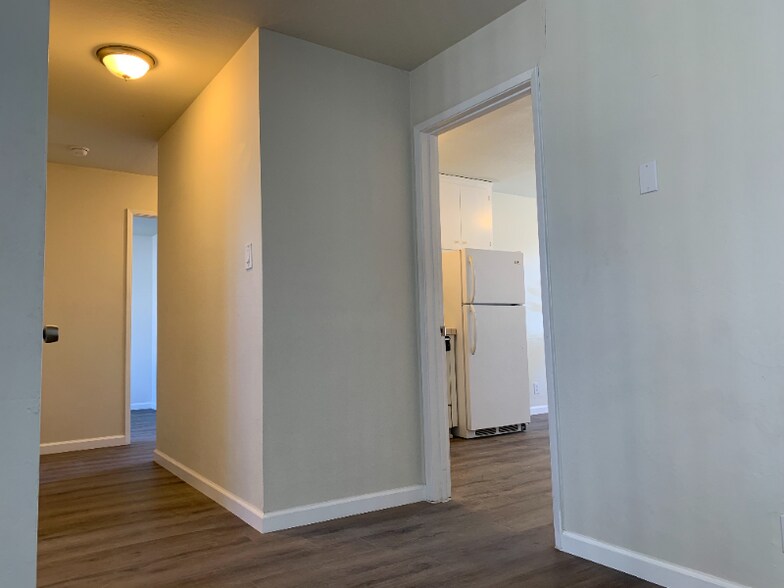 Building Photo - 729 Highland Ave