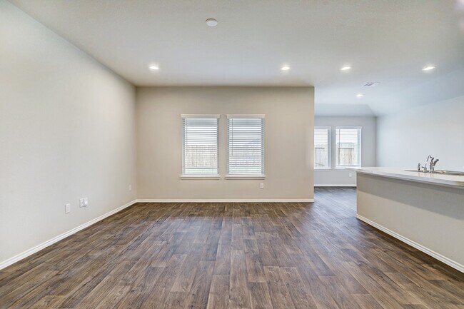 Building Photo - 5603 Providence Green Ct