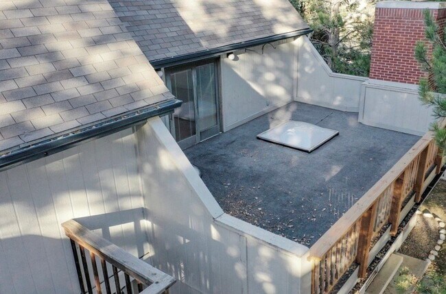 Building Photo - 2701 Stover St