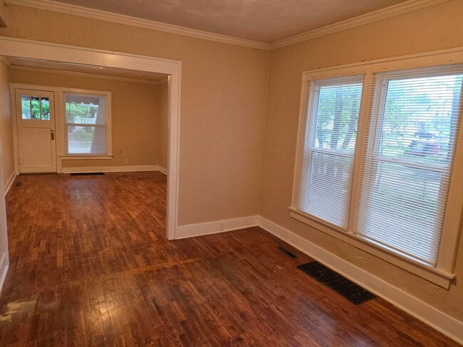 Building Photo - 614 S Fremont Ave