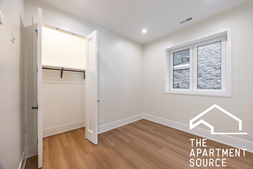 Building Photo - 1624 W Grand Ave