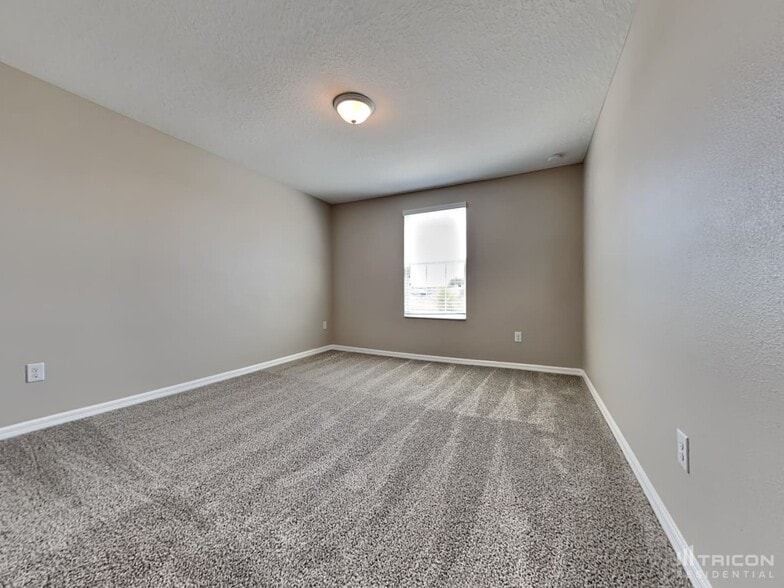Building Photo - 1752 Broad Winged Hawk Dr