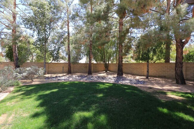 Building Photo - 5109 E Kathleen Rd