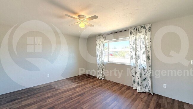 Building Photo - 326 E Harmony Ave