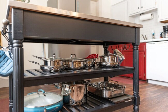 Building Photo - 38 Exeter Rd