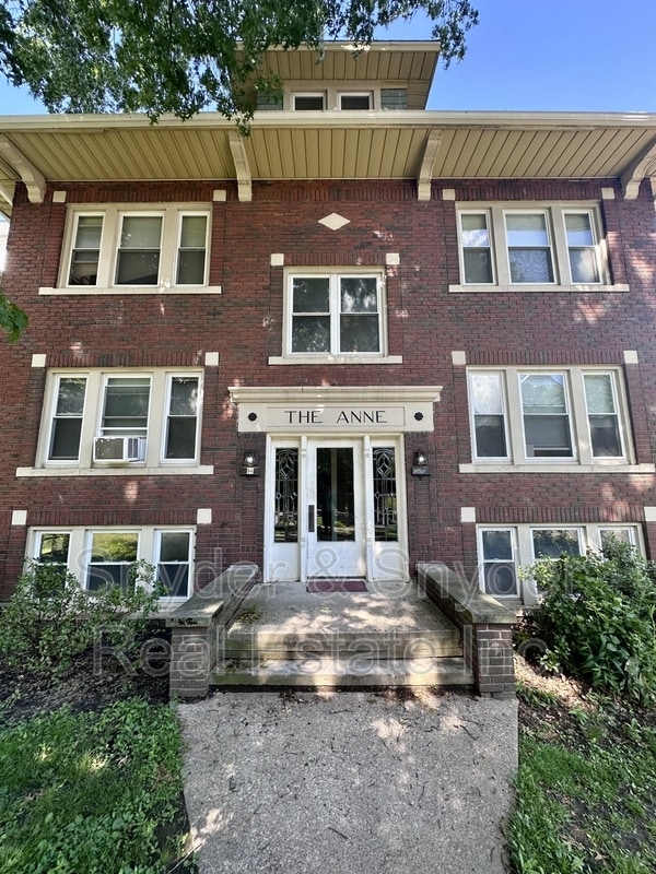 Building Photo - 96 N Portage Path