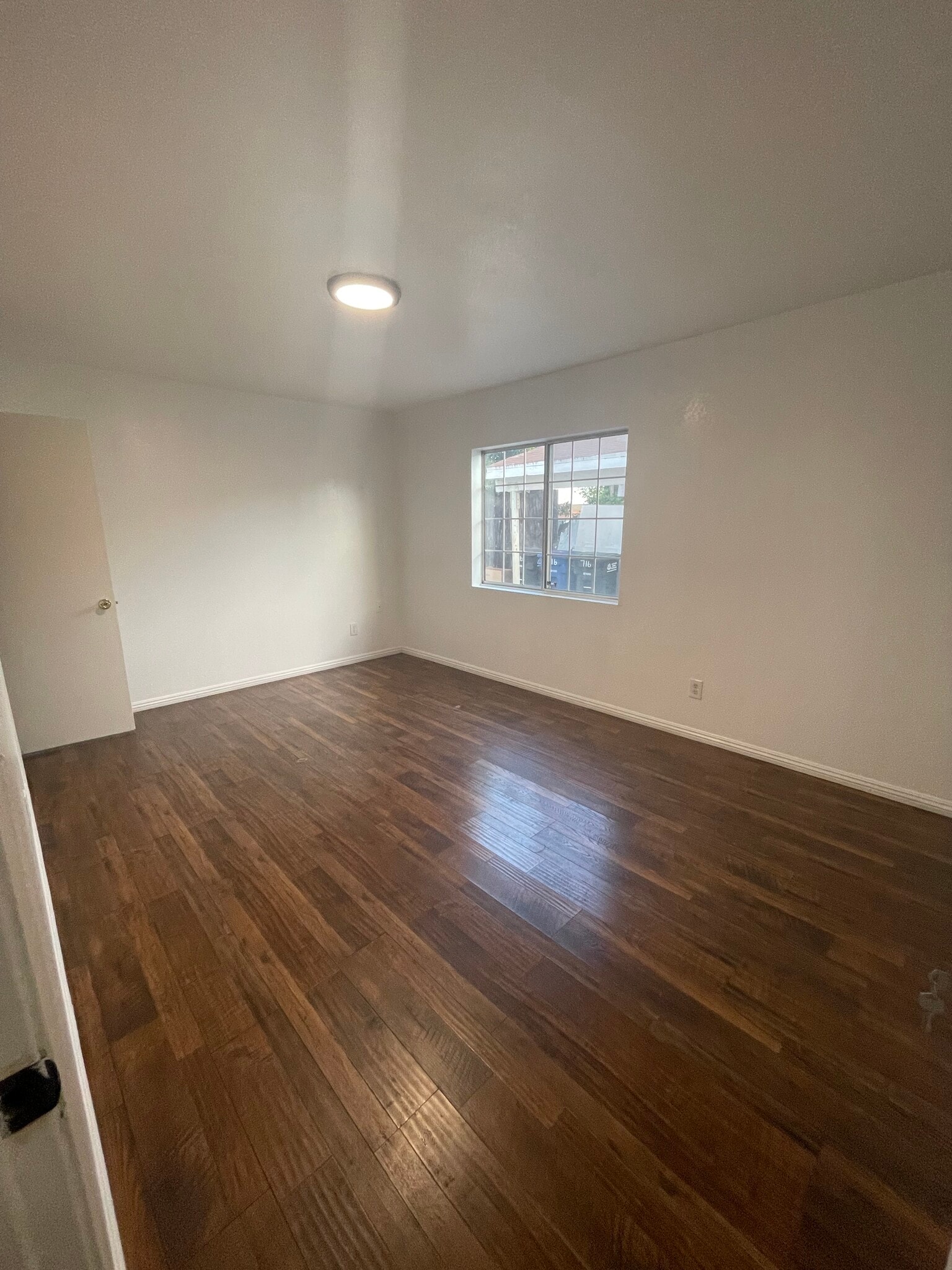 Building Photo - 714 S Record Ave