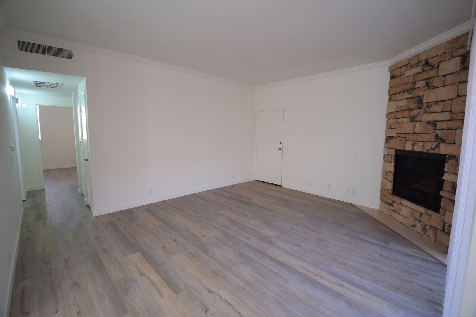 Building Photo - 11107 La Maida St