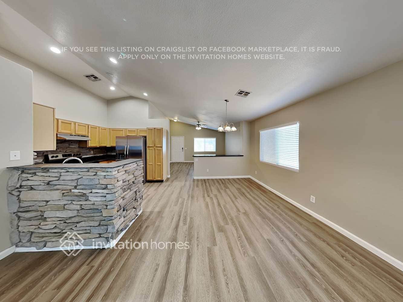 Building Photo - 519 N Adelle
