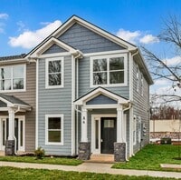 Building Photo - FANTASTIC 3 Bedroom 2 1/2 Bath Condo For Rent Near Downtown!