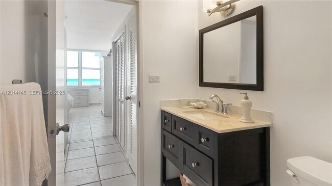 Building Photo - 5601 Collins Ave