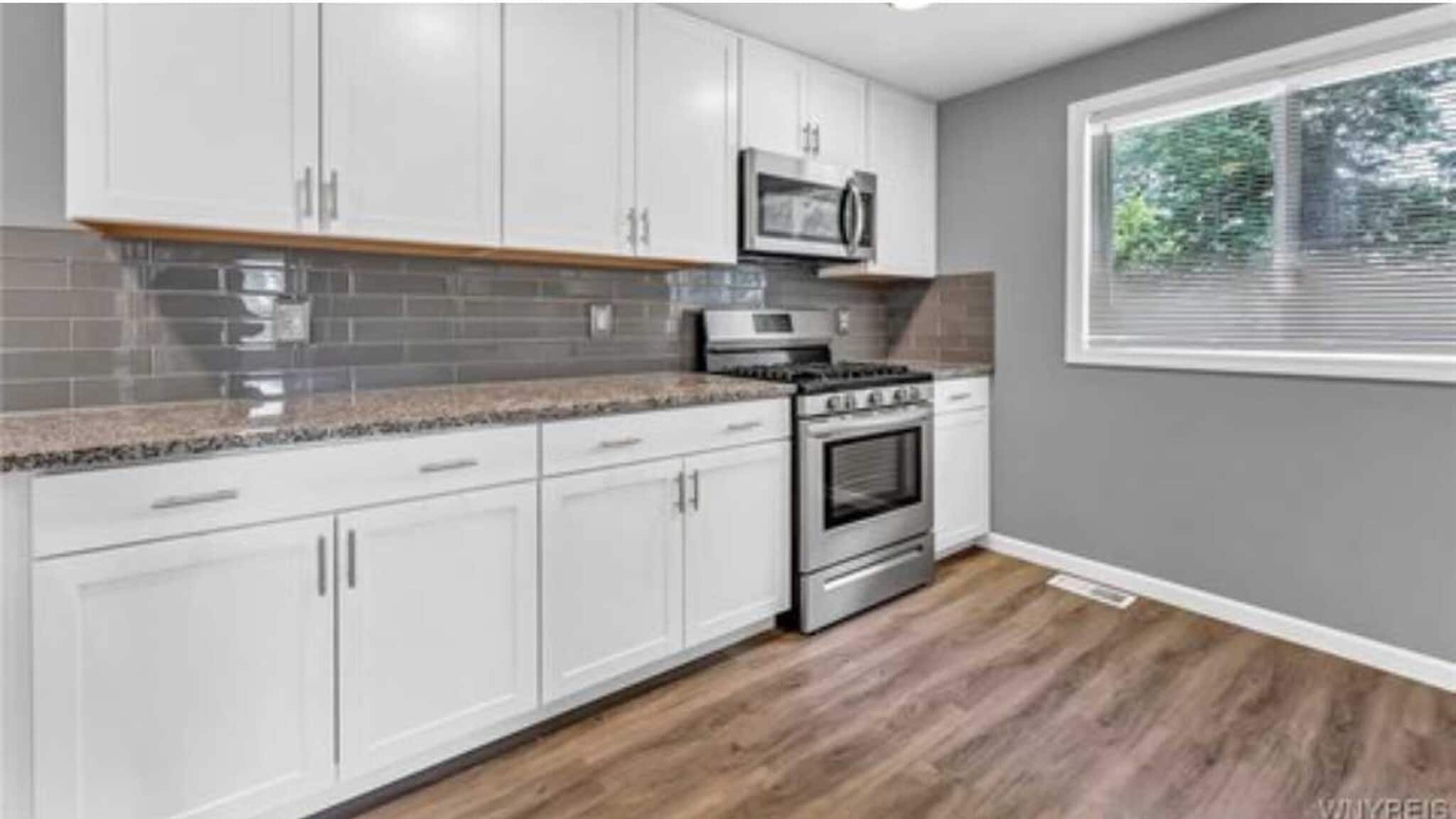 Kitchen - 269 Broezel Ave