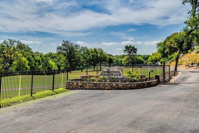 Building Photo - 2603 Mesquite Ln