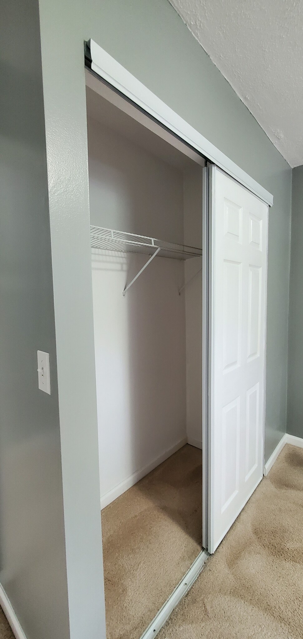 Building Photo - 313 Britanna Dr